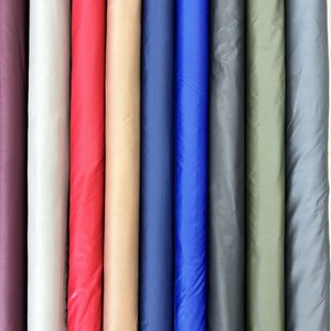 Tela Del Cire de tafetán de poliéster 100% con Oil Cire Wr Downproof para chaqueta de plumón - Product Image 2