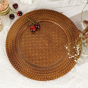 <span class=keywords><strong>Assiette</strong></span> de présentation décorée de motifs de rotin brun en gros <span class=keywords><strong>Assiette</strong></span> de présentation ronde en plastique pour mariage - Product Image 2