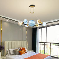 Lustre Planète Spatiale, Lampe Suspendue Étoile pour Salon, LED Moderne Minimaliste, Intensité Variable, Bleu Rouge, Métal Verre, 360 CRI 85
