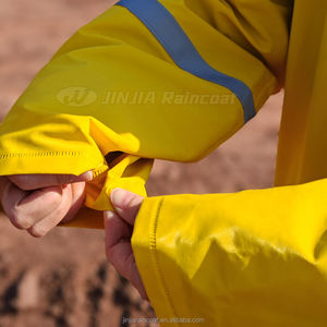 Haute qualité prix usine 2 pièces travail combinaison de pluie imperméable moto imperméable résistant PVC Polyester manteau de pluie pour hommes - Product Image 5