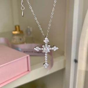 Collier pendentif croix en argent sterling S925 exquis entièrement serti de diamants, design superposé de luxe avec diamant rotatif, accessoire de mode - Product Image 2