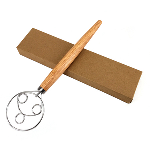 <span class=keywords><strong>Fouet</strong></span> hollandais en acier inoxydable de 13 pouces manche en bois <span class=keywords><strong>Fouet</strong></span> à pâte danoise <span class=keywords><strong>pour</strong></span> pâte à pain au levain Pizza Pâtisserie Gâteau Pâte - Product Image 4