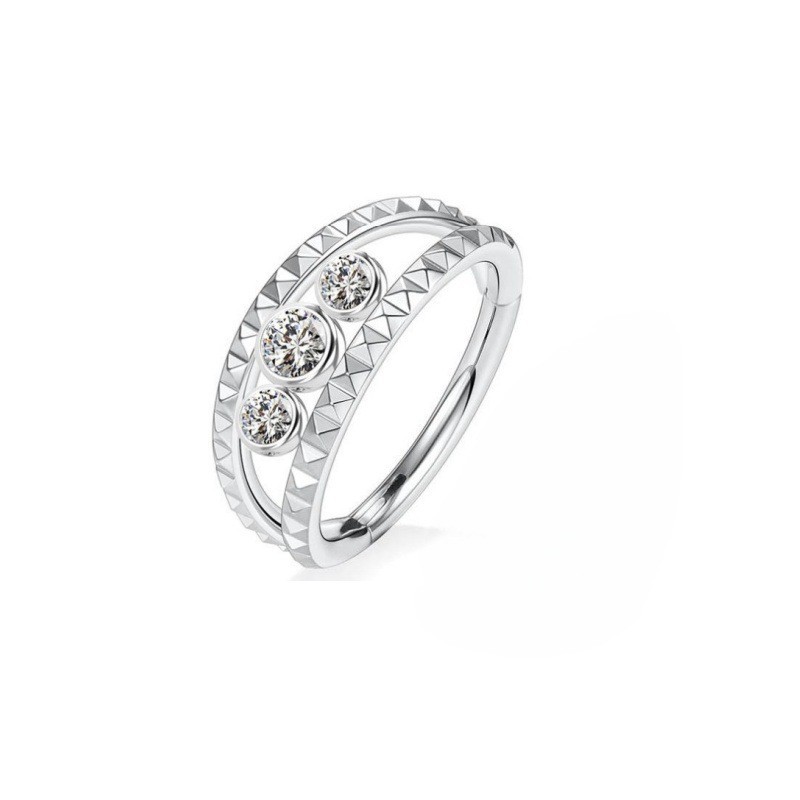 Serti de diamants couleur acier