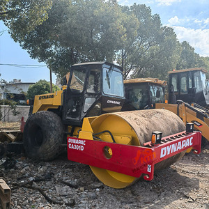 Compacteur à roues vibrantes double tambour Dynapac CA301D avec moteur diesel et pompe à roulement à billes à vendre - Product Image 1