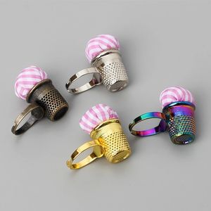 Accessoires de couture et de broderie style rétro, cousus main, pour point de croix : Aiguille à broder, Poussoir d'aiguille, Aiguille à doigt pour broderie - Product Image 4