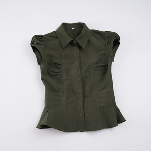 Chemisier d'été vert rétro vintage à manches courtes bouffantes, col à revers, boutonné, cintré à la taille, coupe ajustée - Product Image 6