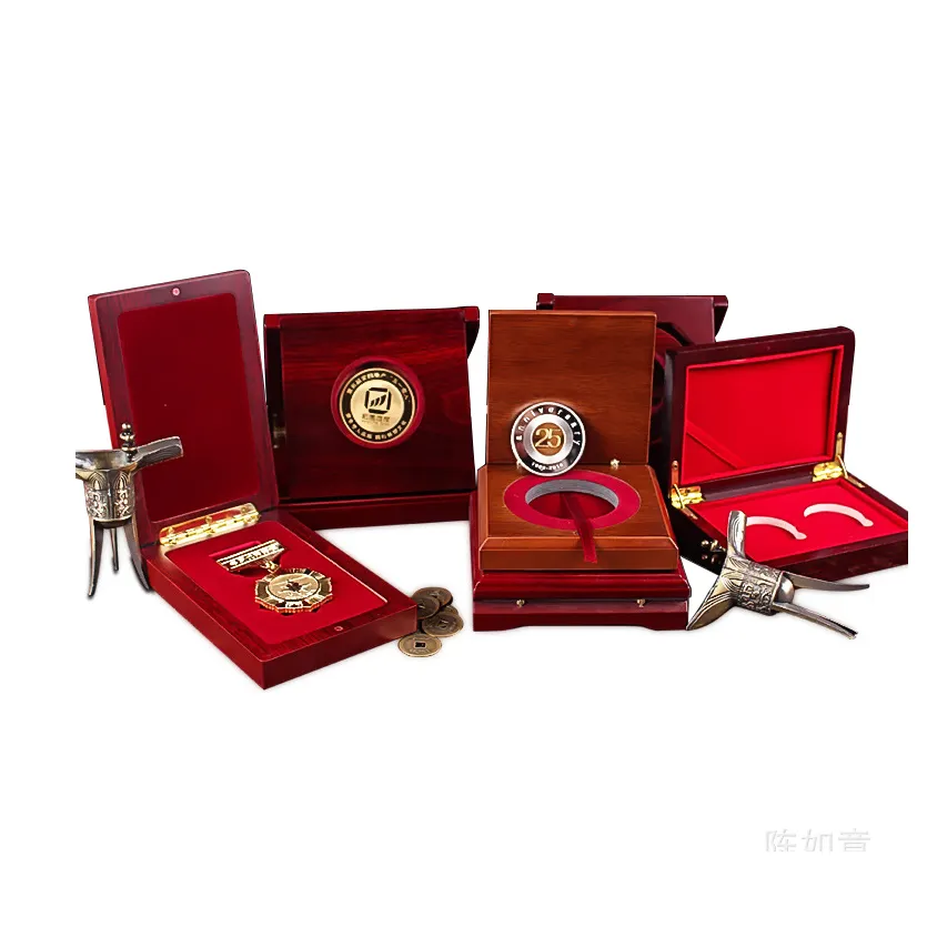 Деревянная Подарочная коробка WD с брошью на лацкан, украшениями и медальями