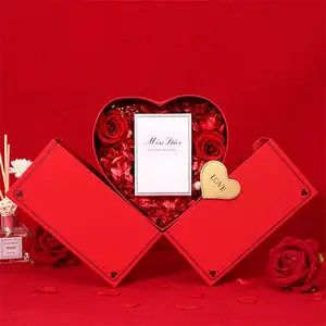 Eco-friendly Luxury Chocolate Gift Packaging Custom Valentine Candy boxes Heart Shaped Chocolate Flower Gift Boxes
