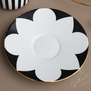 Tasses à café en céramique, cadeau de mariage tasses à thé et soucoupes en <span class=keywords><strong>porcelaine</strong></span> noire avec votre logo de 250ml - Product Image 3