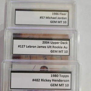 Étiquette laser holographique 3D 1000pcs un rouleau de plaques de classement de cartes de sport 25*64mm Impression de logo personnalisé avec sécurité à la lumière bleue - Product Image 4