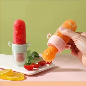 Bouteille d'alimentation pour bébé en silicone non toxique à presser Sucette pour fruits Nouveau-né Bébé nourrisson Ensemble de biberons Jouet de dentition en silicone - Product Image 1