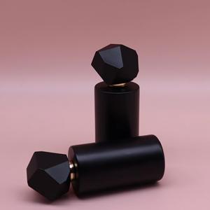 Trasparente High-end popolare 50 <span class=keywords><strong>ml</strong></span> <span class=keywords><strong>100</strong></span> <span class=keywords><strong>ml</strong></span> può essere personalizzato logo bottiglia di profumo di vetro bottiglia di profumo - Product Image 4