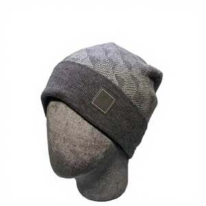 Bonnet Jacquard de Luxe Hiver 100% Coton Couleur Unie Tricoté avec Lettre L Design Logo Personnalisé Plage Unisexe - Product Image 2