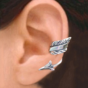 Arrow Ear Clip for Women and Men Simple Daily Wear Ear Accessory Fashion Outfit Jewelry Style - Product Image 1