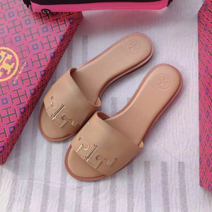 Nouveauté été Sandales à enfiler en cuir souple Sandales plates décontractées de plage Confortables et élégantes Chaussures de luxe pour femmes Sandales tongs - Product Image 2