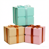 Boîte pliante carrée personnalisée grande capacité recyclable blanche orange rouge foncé striée pour portefeuille cadeau en papier couché estampé bougie
