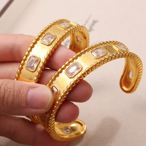 Brazalete Abierto Cuadrado con Circonitas Estilo Europeo Americano, Chapado en Oro de 18K, Acero Inoxidable, Joyería de Moda Unisex, Diseño Geométrico - Product Image 3