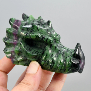 Crânes de cristal sculptés à la main en zoïsite rubis naturel, ornements de tête de dragon, pierres précieuses de guérison Reiki, décoration en gros - Product Image 2