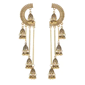 Boucles d'oreilles clous Douvei vintage bohèmes indiennes dorées à longues pampilles et motifs ajourés pour femme, idéales pour les soirées - Product Image 1