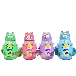 Cartone animato carino ragazzi ragazze 600ml succo a prova di perdite tazza Bpa Sport Free scuola bambini in plastica con paglia/cinturino - Product Image 1