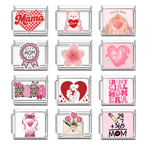 Bracciale con <span class=keywords><strong>Charm</strong></span> Italiano 'Mom' da 9mm in Acciaio Inox Placcato Oro 18k, Rosa, per la <span class=keywords><strong>Festa</strong></span> <span class=keywords><strong>della</strong></span> <span class=keywords><strong>Mamma</strong></span> - Product Image 2