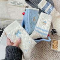 Chaussettes d'hiver douces et confortables à motifs mignons pour femmes, vente en gros