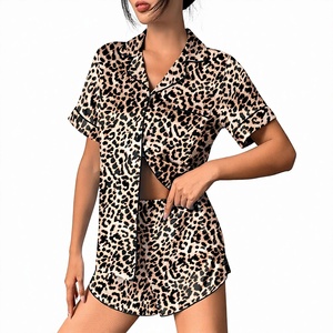 Ensemble <span class=keywords><strong>pyjama</strong></span> 2 pièces en satin <span class=keywords><strong>de</strong></span> soie imprimé léopard pour <span class=keywords><strong>femme</strong></span>, manches courtes, boutons, shorts, vêtements <span class=keywords><strong>de</strong></span> détente - Product Image 1