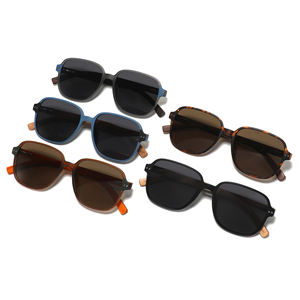 Nuevas llegadas populares Gafas de Sol de moda Unisex cuadrado PC Marco Gafas de sol UV400 Lentes polarizadas Logotipo personalizado Gafas de Sol de madera - Product Image 5