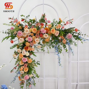 การจัดดอกไม้ตกแต่งงานปาร์ตี้ SMOOTH Events จัดวางดอกไม้บริเวณมุมแชมเปญสำหรับฉากหลังงานแต่งงาน - Product Image 3