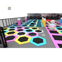 Parc de trampolines intérieur personnalisé couleur macaron, aire de jeux commerciale pour enfants avec parcours d'obstacles et piscine à balles, OEM
