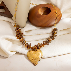 Collar de Acero Inoxidable con Colgante de Corazón Color Ámbar, Diseño Geométrico, Cadena para Clavícula, Joyería de Moda - Product Image 3