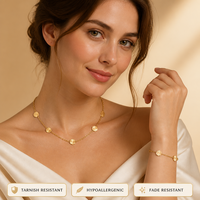 Parure de bijoux dorée en acier inoxydable anti-ternissement, 2 pièces, collier et bracelet fleur à cinq pétales, cadeau pour femmes et jeunes filles, idéal pour les fêtes