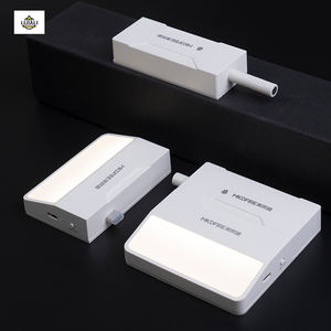 Imán <span class=keywords><strong>de</strong></span> puerta <span class=keywords><strong>de</strong></span> gabinete Empuje abierto Amortiguador <span class=keywords><strong>de</strong></span> rebote Dispositivo <span class=keywords><strong>de</strong></span> apertura <span class=keywords><strong>de</strong></span> puerta automática con <span class=keywords><strong>luz</strong></span> - Product Image 4