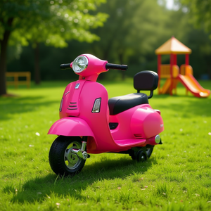 Mini Vespa Gts Rosa, Scooter Eléctrico de Tres Ruedas, 52 cm, Hecho en Italia, para Niños de 18 a 36 Meses, con Luces y Música - Product Image 2