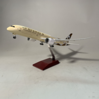 Modèle d'avion en résine ABS LED Boeing 787-9 Etihad Airlines Taille 42cm Échelle 1/150 Avec lumière LED et train d'atterrissage