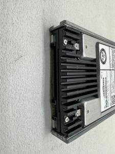 ใช้ MW5KG 3.84TB 2.5 "SFF 12Gbps <span class=keywords><strong>MLC</strong></span> อ่านอย่างเข้มข้น SAS SSD - Product Image 4