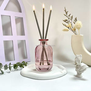 Les bougies éternelles créatives peuvent être remplies d'huile, et le style unique de bougies est utilisé pour les cadeaux de vacances - Product Image 1