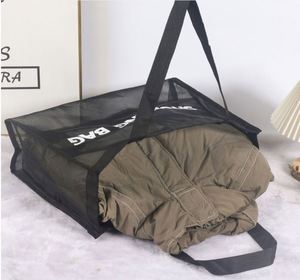 Sac fourre-tout pliable réutilisable en maille grande taille avec logo personnalisé, résistant au sable, séchage rapide, idéal pour la plage, les voyages, le bord de piscine et le shopping - Product Image 3