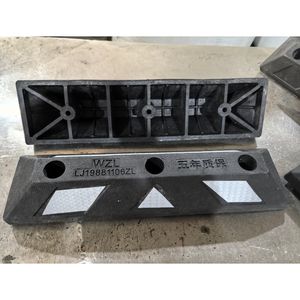 ホイールストッパー駐車縁石黄色黒ゴム製 - Product Image 3