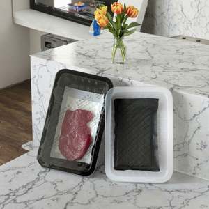 แผ่นซับน้ำสีขาว/ดำเกรดอาหารแบบสั่งทำพิเศษสำหรับบรรจุภัณฑ์เนื้อสัตว์และปลา สำหรับใช้ในครัวเรือนและอุตสาหกรรม - Product Image 1