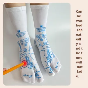 Chaussettes de thérapie des pieds de soins de santé d'équipage exclusives transfrontalières Diagramme de points d'acupuncture anglais pour le massage des méridiens Chaussettes de massage Homesole - Product Image 2