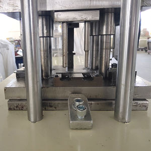 Machine à perforer les trous de verrouillage pour profilés en aluminium pour portes et fenêtres - Product Image 3