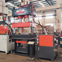 Presse hydraulique de 315 tonnes pour le cintrage et le façonnage de la carrosserie avant d'un tricycle électrique, offrant un excellent rapport qualité-prix.