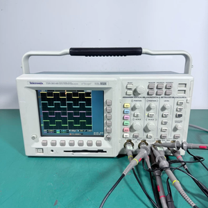 Osciloscopio Digital de Fósforo Tektronix Tds3014b de 4 Canales, 100 MHz, 1.25 GS/s, Tds 3014b - Product Image 3