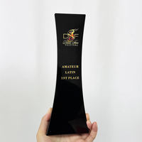 Trophée de récompense en cristal poli sur pilier noir, gravure personnalisée, vente chaude