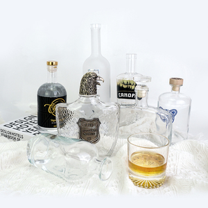 Großhandel Neues Design Maßgefertigte Spirituosenflaschen für Wodka <span class=keywords><strong>Gin</strong></span> Whiskey Tequila Kristallglas mit Korken Siebdruck 500ml/750ml - Product Image 2