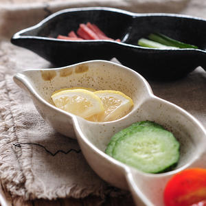 Plat à collation rétro <span class=keywords><strong>japonais</strong></span> à trois grilles, assiette à sauce créative en céramique pour table de camping, vente en gros en usine - Product Image 3