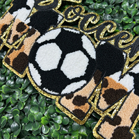 Nouveau design patchs en chenille pour maman de football logo personnalisé patch de broderie en chenille lettre de football maman patchs à repasser pour vêtements