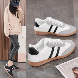 Chaussures de sport pour femmes, style allemand, nouvelle collection été, respirantes, blanches, style coréen, toutes occasions, semelle plate, baskets décontractées - Product Image 1