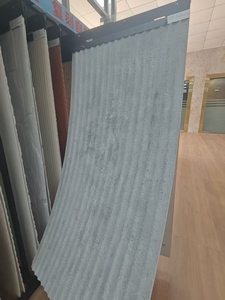Revêtement mural flexible en porcelaine gris <span class=keywords><strong>ciment</strong></span> ondulé moderne MCM, carreaux cannelés rythmiques pour façade architecturale industrielle - Product Image 4